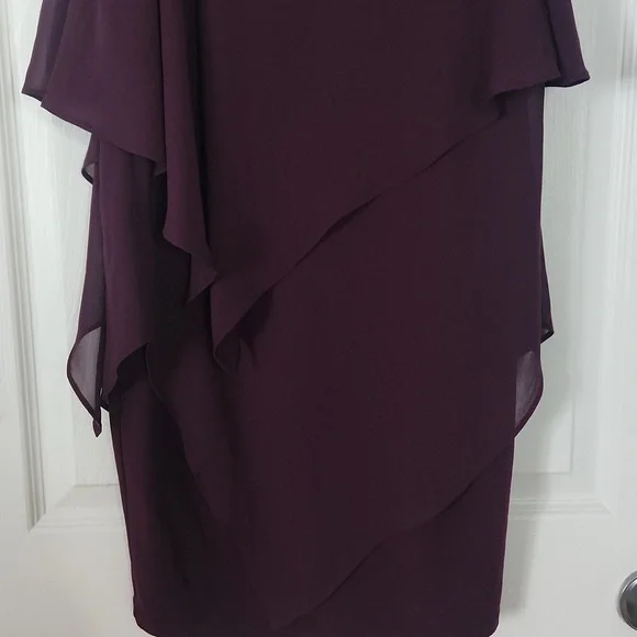 Dress - Picture 2 of 4